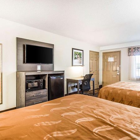 Quality Inn Блэк-Маунтин Экстерьер фото