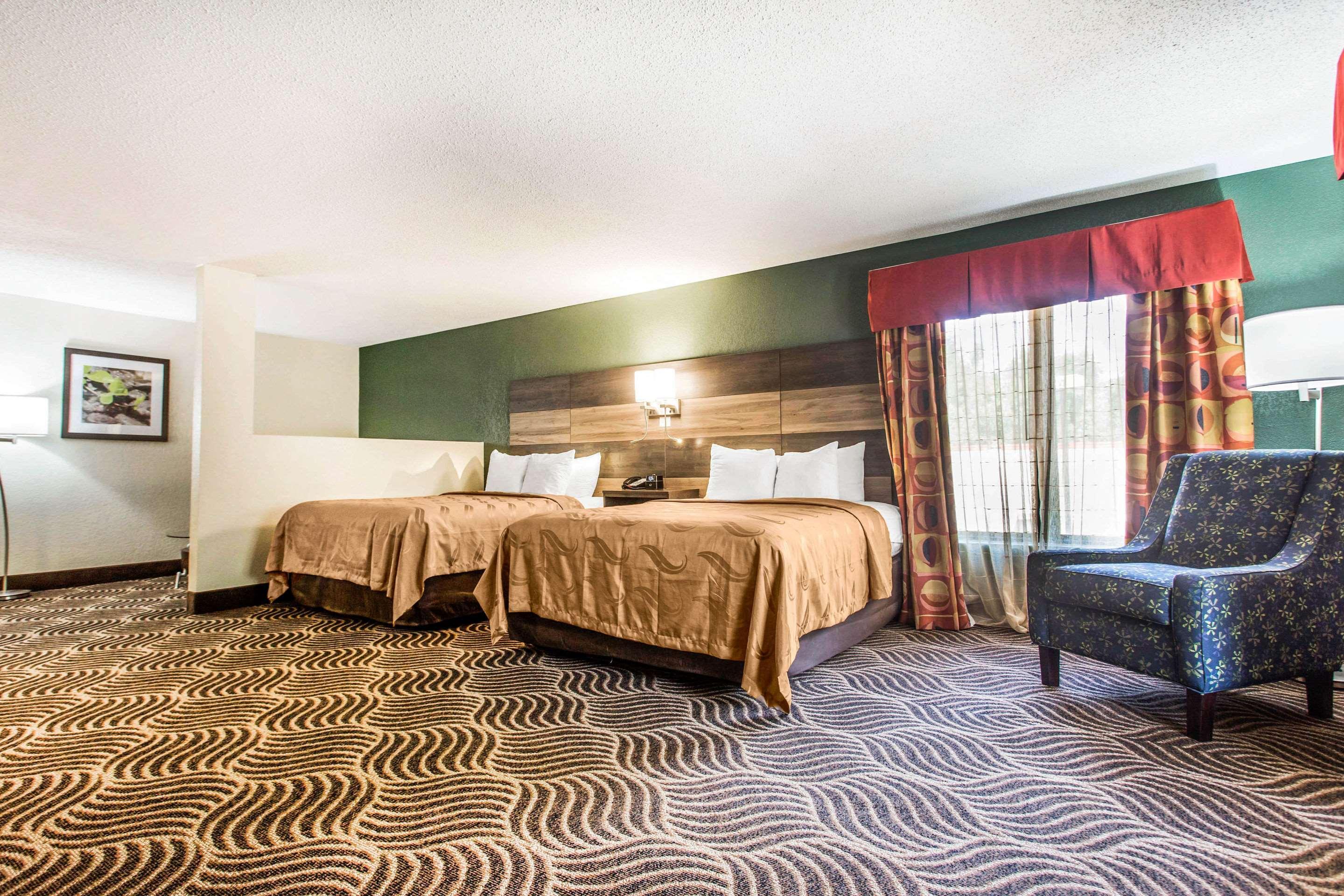 Quality Inn Блэк-Маунтин Экстерьер фото