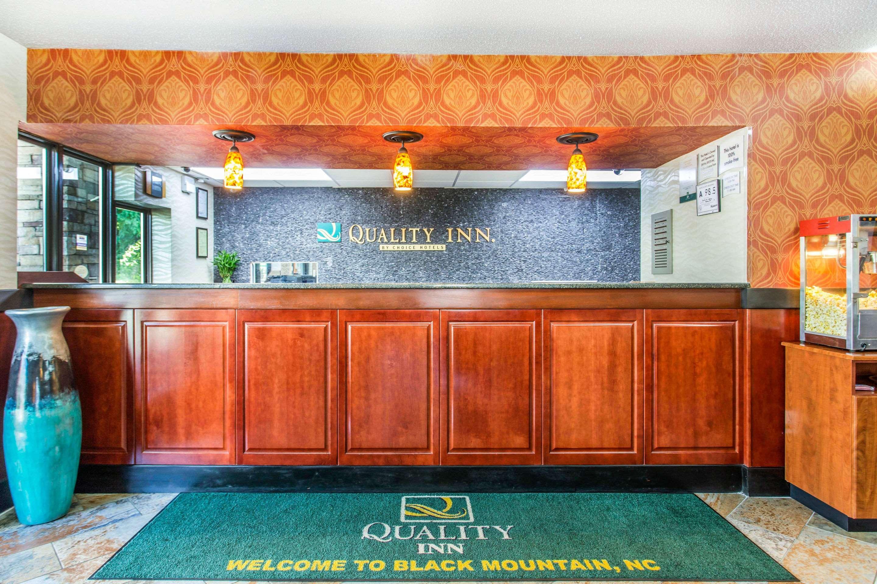 Quality Inn Блэк-Маунтин Экстерьер фото