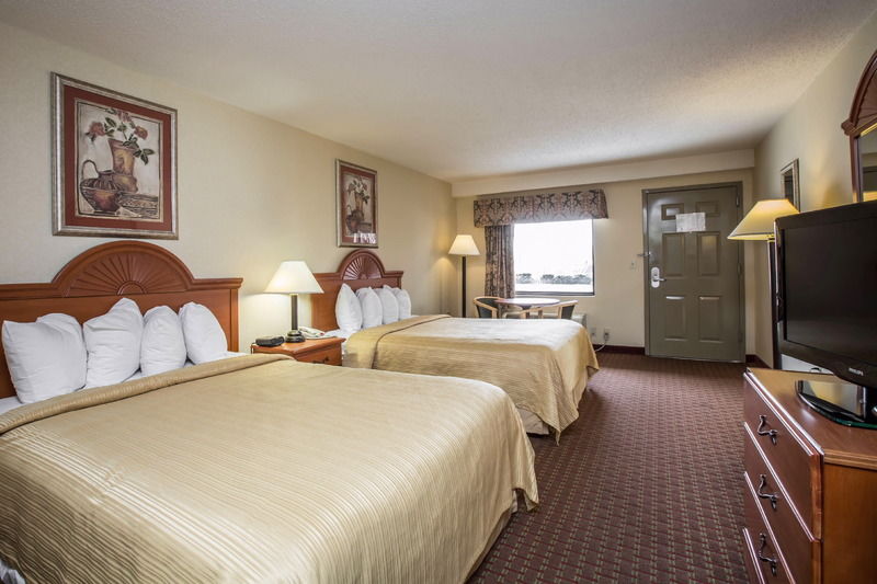 Quality Inn Блэк-Маунтин Экстерьер фото