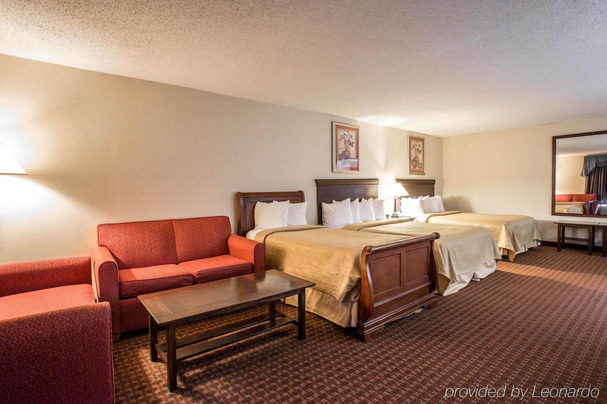 Quality Inn Блэк-Маунтин Экстерьер фото